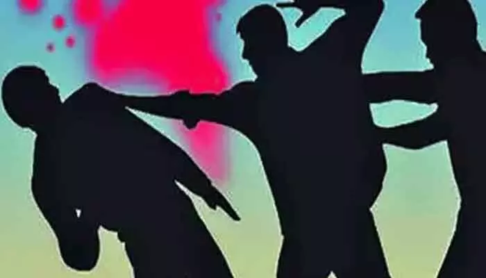 జొమాటో ఉద్యోగుల మధ్య ఘర్షణ.. ఇద్దరికీ గాయాలు జొమాటో ఉద్యోగుల మధ్య ఘర్షణ.. ఇద్దరికీ గాయాలు
