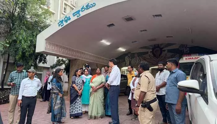 చిన్నారిపై అమానుషం.. నిందితుడిని వదిలే ప్రసక్తే లేదు : మంత్రి సీతక్క చిన్నారిపై అమానుషం.. నిందితుడిని వదిలే ప్రసక్తే లేదు : మంత్రి సీతక్క