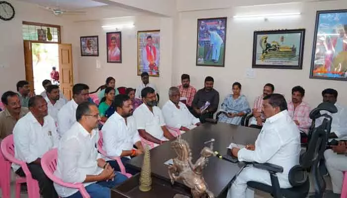 అభివృద్ధి పనుల్లో వేగం పెంచండి అభివృద్ధి పనుల్లో వేగం పెంచండి