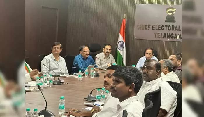 ఎస్ఐఆర్ కు సహకరించండి : రాష్ట్ర ఎన్నికల ప్రధానాధికారి సి.సుదర్శన్ రెడ్డి ఎస్ఐఆర్ కు సహకరించండి : రాష్ట్ర ఎన్నికల ప్రధానాధికారి సి.సుదర్శన్ రెడ్డి