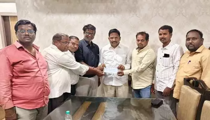 జర్నలిస్టులకు అండగా నిలబడడం సమాజ బాధ్యత : ఎమ్మెల్యే యెన్నం శ్రీనివాస్ రెడ్డి జర్నలిస్టులకు అండగా నిలబడడం సమాజ బాధ్యత : ఎమ్మెల్యే యెన్నం శ్రీనివాస్ రెడ్డి