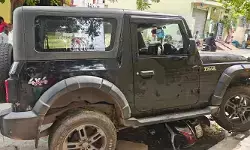 బైక్ను ఢీకొట్టిన కారు.. ఇద్దరు అన్నదమ్ములకు తీవ్ర గాయాలు బైక్ను ఢీకొట్టిన కారు.. ఇద్దరు అన్నదమ్ములకు తీవ్ర గాయాలు