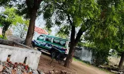 గంగాధరలో తీవ్ర చర్చనీయాంశంగా మారిన ‘102’ వాహనం.. డ్రైవర్ నిర్వాకంపై స్థానికుల ఆగ్రహం? గంగాధరలో తీవ్ర చర్చనీయాంశంగా మారిన ‘102’ వాహనం.. డ్రైవర్ నిర్వాకంపై స్థానికుల ఆగ్రహం?