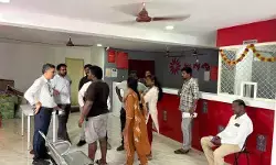 రుణం కట్టినా బంగారం బందీ..! ఇదేం కీర్తన గోల్డ్ లోన్ కొత్త నిబంధన..?