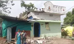 గాలివాన ధాటికి ఇల్లు కూలింది... గాలివాన ధాటికి ఇల్లు కూలింది...