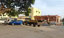 ప్రైవేటు అడ్డాలుగా మారిన ప్రయాణ ప్రాంగణాలు