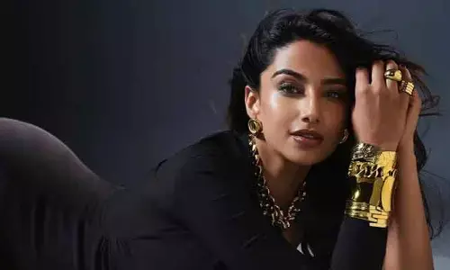ఆ నంబర్‌తో మెసేజ్‌లు వస్తే దయచేసి నమ్మొద్దు.. అప్రమత్తంగా ఉండాలంటూ మీనాక్షి చౌదరి హెచ్చరిక