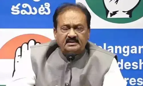 కాంగ్రెస్ సీనియర్ నేత షబ్బీర్ అలీకి  పీసీసీ  షోకాజ్ నోటీసులు