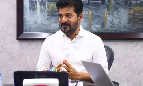 భారీ వర్షాలపై సీఎం రేవంత్ రెడ్డి హై అలర్ట్..  అత్యవసర సమీక్షలో కీలక ఆదేశాలు