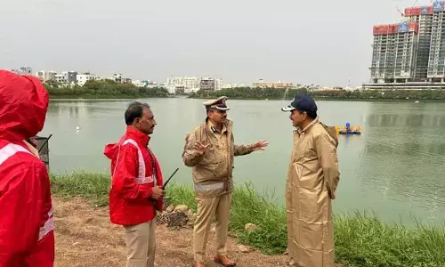 భారీ వర్షాలు.. క్షేత్రస్థాయిలో డీజీపీ సీవీ ఆనంద్ పర్యటన