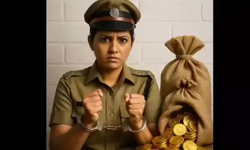 తక్కువ ధరకు బంగారం అంటూ రూ.20 కోట్లు కొట్టేసిన లేడీ పోలీస్