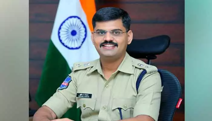 ఈనెల 17న మెగా జాబ్ మేళా : ఎస్పీ కేకన్ సుధీర్ రామ్నాథ్ ఈనెల 17న మెగా జాబ్ మేళా : ఎస్పీ కేకన్ సుధీర్ రామ్నాథ్
