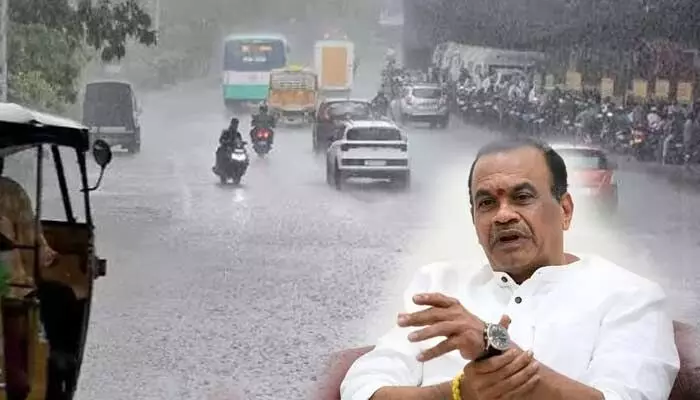 భారీ వర్షాలు.. అధికారులకు నో లీవ్.. కోమటిరెడ్డి కీలక ఆదేశాలు భారీ వర్షాలు.. అధికారులకు నో లీవ్.. కోమటిరెడ్డి కీలక ఆదేశాలు
