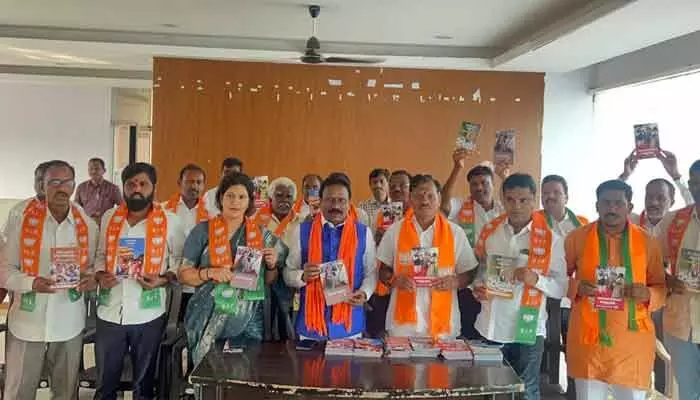 మోదీ 12 ఏళ్ల పాలనలో దేశం అన్ని రంగాల్లో అభివృద్ధి : మాజీ ఎమ్మెల్యే కొండేటి శ్రీధర్ మోదీ 12 ఏళ్ల పాలనలో దేశం అన్ని రంగాల్లో అభివృద్ధి : మాజీ ఎమ్మెల్యే కొండేటి శ్రీధర్
