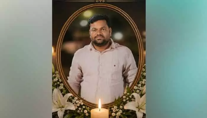 కూతురి బర్త్ డే వేడుకలు.. విద్యుత్ షాక్తో తండ్రి మృతి కూతురి బర్త్ డే వేడుకలు.. విద్యుత్ షాక్తో తండ్రి మృతి