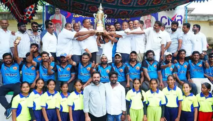 యువత క్రీడాల్లో రాణించాలి: ఎమ్మెల్యే బత్తుల లక్ష్మారెడ్డి యువత క్రీడాల్లో రాణించాలి: ఎమ్మెల్యే బత్తుల లక్ష్మారెడ్డి