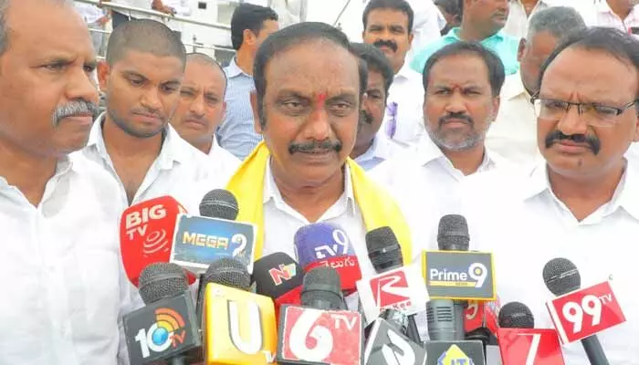 మేం చేసి చూపిస్తాం: మాజీ ఎమ్మెల్యేకి చదలవాడ ఛాలెంజ్ మేం చేసి చూపిస్తాం: మాజీ ఎమ్మెల్యేకి చదలవాడ ఛాలెంజ్
