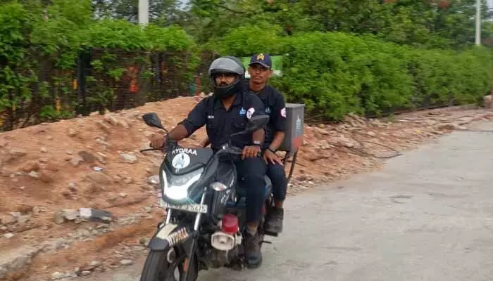 హైడ్రా సహాయక చర్యల్లో బైక్ టీమ్లు హైడ్రా సహాయక చర్యల్లో బైక్ టీమ్లు