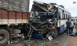 ఆగి ఉన్న లారీని ఢీ కొట్టిన బస్సు.. ప్రమాదంలో 20మంది?
