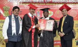 జర్నలిజం సేవలకు గౌరవ డాక్టరేట్ జర్నలిజం సేవలకు గౌరవ డాక్టరేట్