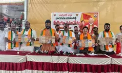 మోదీ 12 ఏళ్ల పాలనతో దేశానికి కొత్త దిశ : బీజేపీ నాయకులు మోదీ 12 ఏళ్ల పాలనతో దేశానికి కొత్త దిశ : బీజేపీ నాయకులు