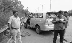 కీసర ఔటర్ రింగ్ రోడ్డు పై ప్రమాదం.. ఒకరు మృతి కీసర ఔటర్ రింగ్ రోడ్డు పై ప్రమాదం.. ఒకరు మృతి