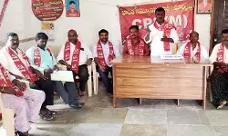 వర్షాకాలం మొదలైన కొనుగోలు కేంద్రాల్లోనే వడ్లు..