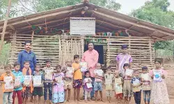 రజబలినగర్ విద్యార్థులకు నూతన పాఠ్య పుస్తకాలు అందజేసిన మండల విద్యాశాఖాధికారి రజబలినగర్ విద్యార్థులకు నూతన పాఠ్య పుస్తకాలు అందజేసిన మండల విద్యాశాఖాధికారి