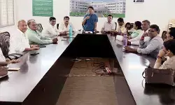 అధిక ఫీజులు వసూలు చేస్తున్న కాలేజీలపై కోర్టుకెళ్తాం: మెడికో పేరెంట్స్ అసోసియేషన్ అధిక ఫీజులు వసూలు చేస్తున్న కాలేజీలపై కోర్టుకెళ్తాం: మెడికో పేరెంట్స్ అసోసియేషన్