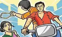 అడ్రస్ అడుగుతూ.. బంగారం చోరీ అడ్రస్ అడుగుతూ.. బంగారం చోరీ