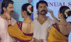 విజయ్ మీసం తిప్పిన రష్మిక..క్యూట్ వీడియో వైరల్ విజయ్ మీసం తిప్పిన రష్మిక..క్యూట్ వీడియో వైరల్