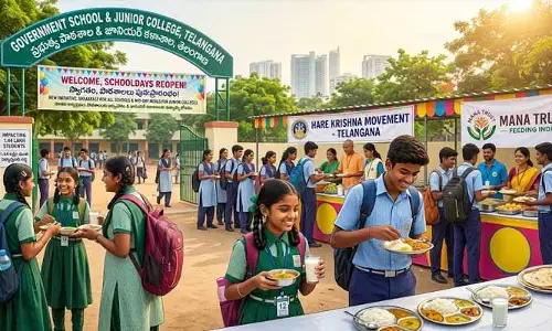ప్రభుత్వ పాఠశాలలు, జూనియర్ కళాశాలల్లో టిఫిన్, మధ్యాహ్నం భోజనం