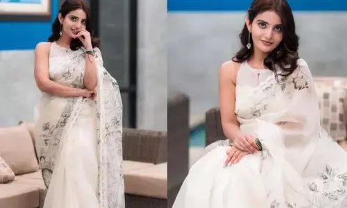 వైట్ సారీలో వావ్ అనిపించిన అనన్య నాగళ్ల.. అందానికి ఫిదా అవుతున్న ఫ్యాన్స్