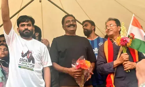 విద్యాశాఖ మంత్రిగా సోనం వాంగ్‌చుక్ ఉండాలి! కాక్రోచ్ పార్టీ ధర్నాలో ప్రకాశ్ రాజ్ కీలక వ్యాఖ్యలు