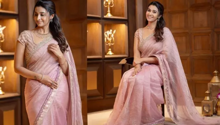 పింక్ శారీలో ట్రెడిషనల్ అందాలతో మెస్మరైజ్ చేసిన ప్రియ భవాని శంకర్ పింక్ శారీలో ట్రెడిషనల్ అందాలతో మెస్మరైజ్ చేసిన ప్రియ భవాని శంకర్