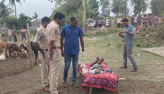 అనుమానాస్పద స్థితిలో వృద్ధుడి మృతి అనుమానాస్పద స్థితిలో వృద్ధుడి మృతి
