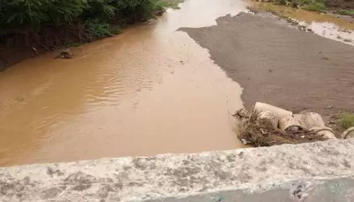 మూసీ వాగులో వరద ప్రవాహం మూసీ వాగులో వరద ప్రవాహం