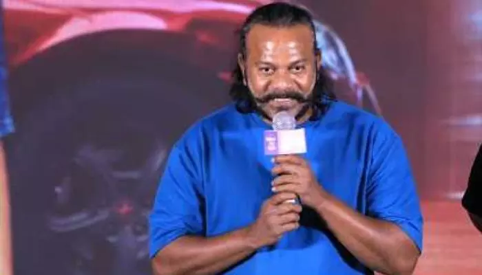 ఎన్టీఆర్ మాట వినకుండా వెళ్లా.. యాక్సిడెంట్ అయ్యింది.. ఎమోషనల్ అయిన చిత్రం శ్రీను ఎన్టీఆర్ మాట వినకుండా వెళ్లా.. యాక్సిడెంట్ అయ్యింది.. ఎమోషనల్ అయిన చిత్రం శ్రీను