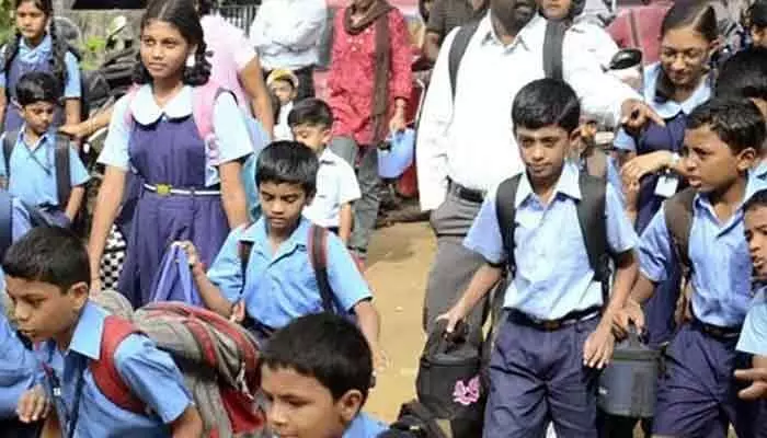 విద్యార్థులకు గుడ్ న్యూస్.. రేపే స్కూళ్లు రీఓపెన్.. బ్రేక్ఫాస్ట్ స్కీమ్ను ప్రారంభించనున్న మంత్రి పొన్నం! విద్యార్థులకు గుడ్ న్యూస్.. రేపే స్కూళ్లు రీఓపెన్.. బ్రేక్ఫాస్ట్ స్కీమ్ను ప్రారంభించనున్న మంత్రి పొన్నం!