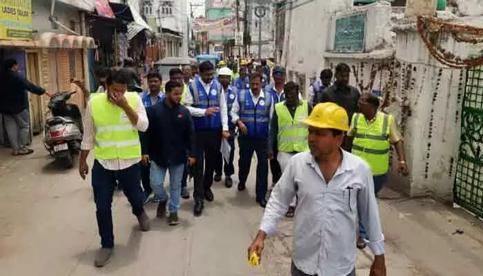 మొహర్రం ఏర్పాట్లపై విద్యుత్ శాఖ ప్రత్యేక దృష్టి.. ప్రజల భద్రతకు కట్టుదిట్టమైన చర్యలు మొహర్రం ఏర్పాట్లపై విద్యుత్ శాఖ ప్రత్యేక దృష్టి.. ప్రజల భద్రతకు కట్టుదిట్టమైన చర్యలు