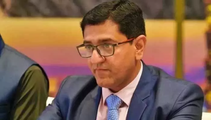 ఉద్యోగులతో చిర్రుబుర్రు.. ఐఏఎస్ అధికారిపై బదిలీ వేటు ఉద్యోగులతో చిర్రుబుర్రు.. ఐఏఎస్ అధికారిపై బదిలీ వేటు