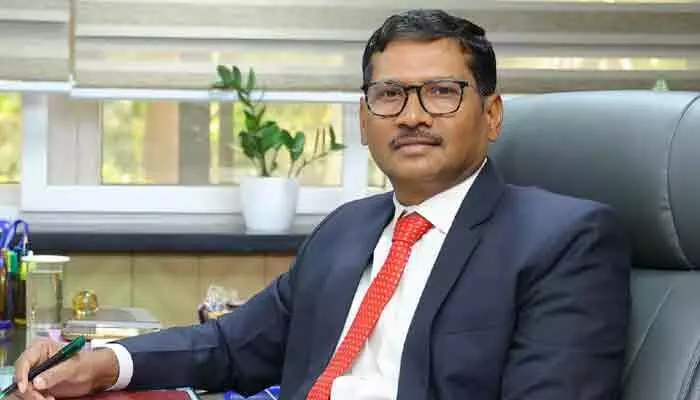 విద్యార్థుల సురక్షిత ప్రయాణానికి టీజీఎస్ ఆర్టీసీ సిద్ధం.. రేపటి నుంచే ప్రత్యేక స్కూల్ బస్సులు విద్యార్థుల సురక్షిత ప్రయాణానికి టీజీఎస్ ఆర్టీసీ సిద్ధం.. రేపటి నుంచే ప్రత్యేక స్కూల్ బస్సులు