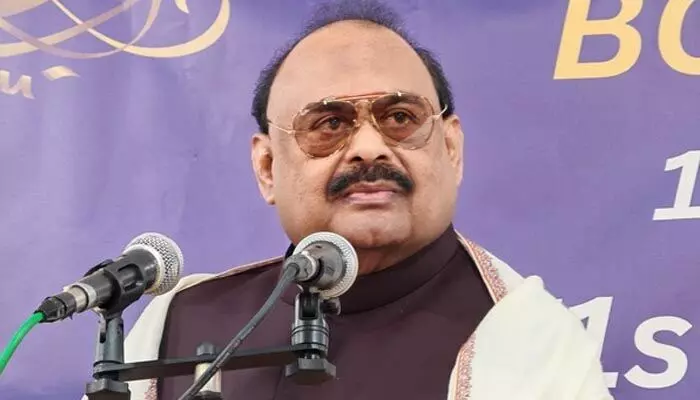 ఆజాద్ కాశ్మీర్ పాక్లో భాగం కాదు.. MQM వ్యవస్థాపకుడు అల్తాఫ్ హుస్సేన్ హెచ్చరిక ఆజాద్ కాశ్మీర్ పాక్లో భాగం కాదు.. MQM వ్యవస్థాపకుడు అల్తాఫ్ హుస్సేన్ హెచ్చరిక