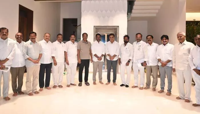 కొడంగల్లో రేవంత్కు ఓటమి తప్పదు.. సీఎం రేవంత్ రెడ్డిపై కేటీఆర్ కీలక వ్యాఖ్యలు కొడంగల్లో రేవంత్కు ఓటమి తప్పదు.. సీఎం రేవంత్ రెడ్డిపై కేటీఆర్ కీలక వ్యాఖ్యలు