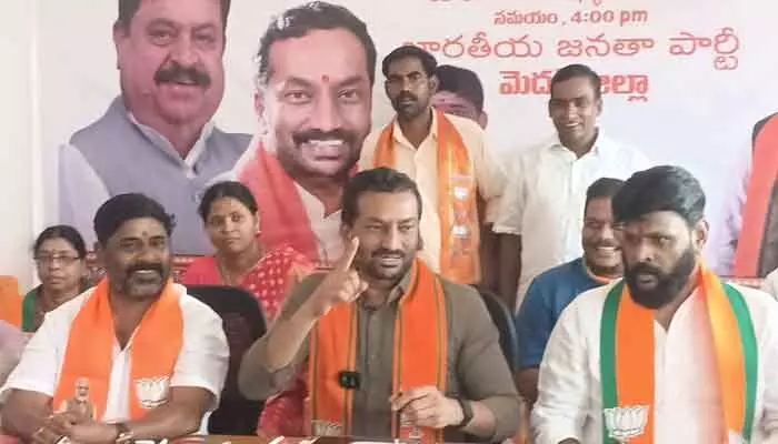 దమ్ముంటే శాసనసభ రద్దు చేసి మళ్లీ ఎన్నికలకి రావాలి : ఎంపీ దమ్ముంటే శాసనసభ రద్దు చేసి మళ్లీ ఎన్నికలకి రావాలి : ఎంపీ