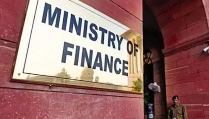 Finance Ministry: భారత స్టాక్ మార్కెట్కు గ్లోబల్ డోర్లు తెరిచిన కేంద్రం Finance Ministry: భారత స్టాక్ మార్కెట్కు గ్లోబల్ డోర్లు తెరిచిన కేంద్రం
