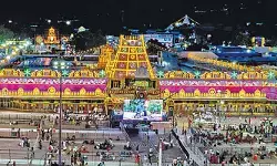 తిరుమలలో భక్తుల జాతర: శ్రీవారి సర్వదర్శనానికి 24 గంటల సమయం! తిరుమలలో భక్తుల జాతర: శ్రీవారి సర్వదర్శనానికి 24 గంటల సమయం!
