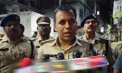 వదంతులు నమ్మొద్దు.. తప్పుడు ప్రచారాలపై కఠిన చర్యలు: చార్మినార్ డీసీపీ వదంతులు నమ్మొద్దు.. తప్పుడు ప్రచారాలపై కఠిన చర్యలు: చార్మినార్ డీసీపీ