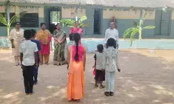మోగిన బడిగంట.. కిటకిటలాడిన సర్కారు బడులు! మోగిన బడిగంట.. కిటకిటలాడిన సర్కారు బడులు!