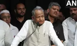 నేడు ఇందిరా గాంధీ బ్రతికి ఉంటే బీజేపీని బ్యాన్ చేసేవారు: మాజీ సీఎం అశోక్ గెహ్లాట్